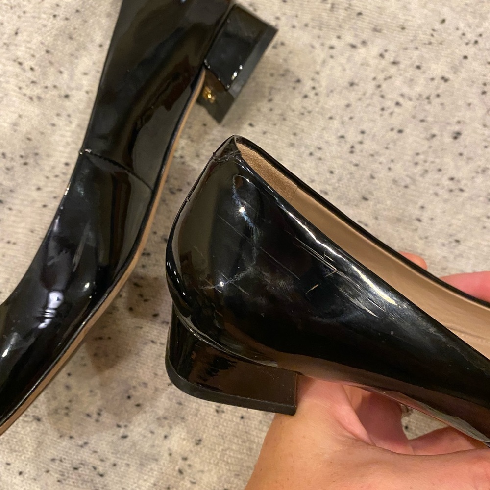Tory Burch Patent Leather Black Logo Pumps Size 7 - Picture 6 of 8